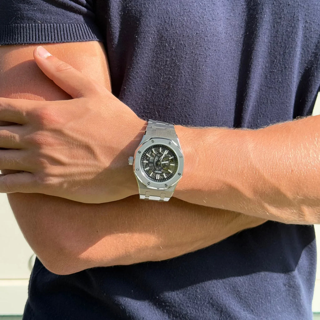 Royal seikoak skeleton